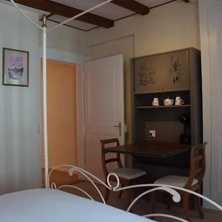 Maison Junod 3* Romainmotier