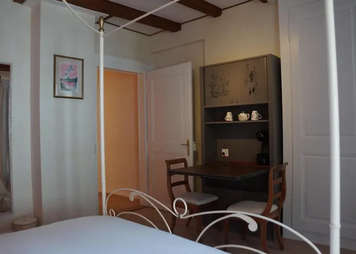 Maison Junod 3* Romainmotier